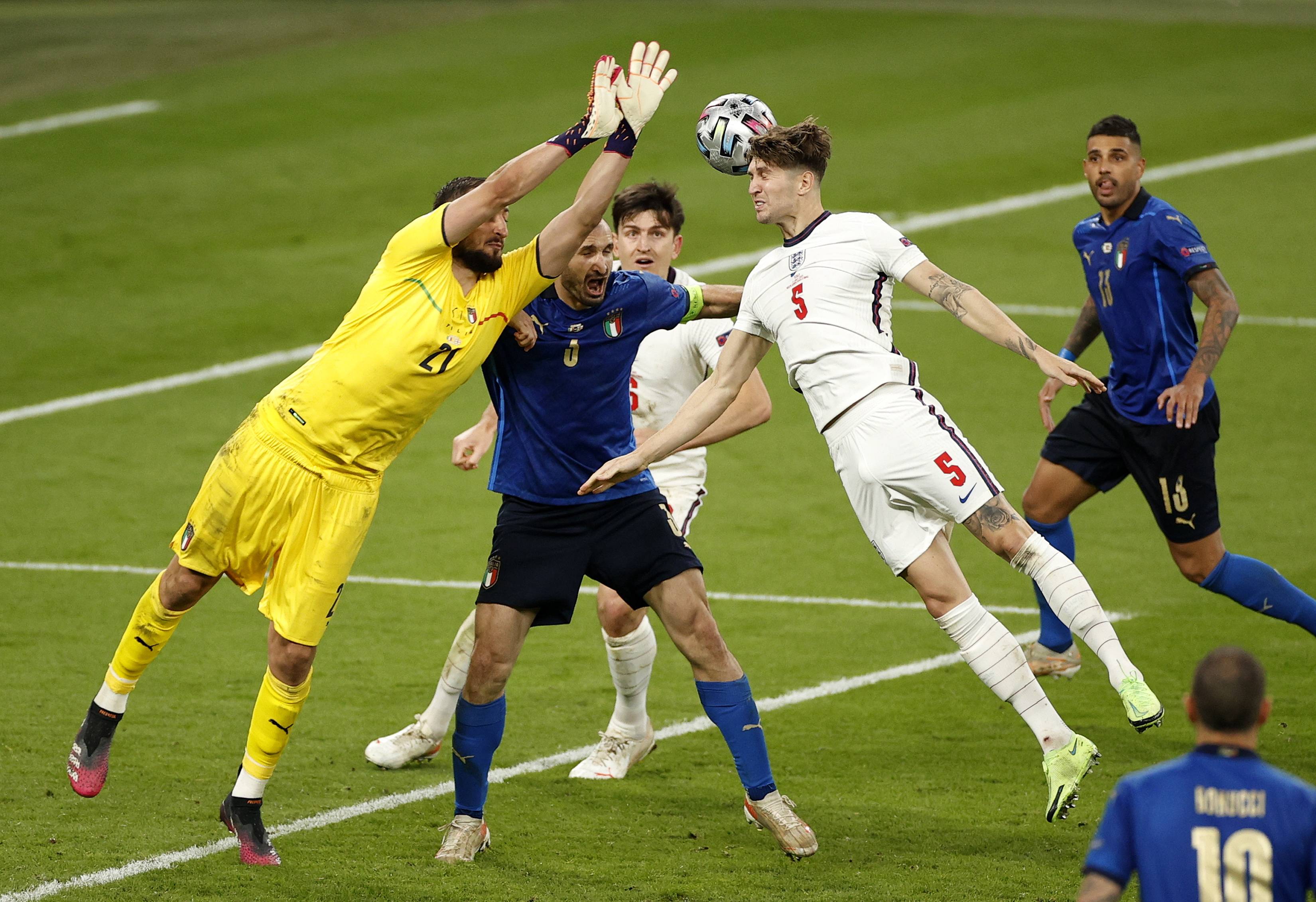 PG中国官网-意大利足球赛场上的精彩瞬间