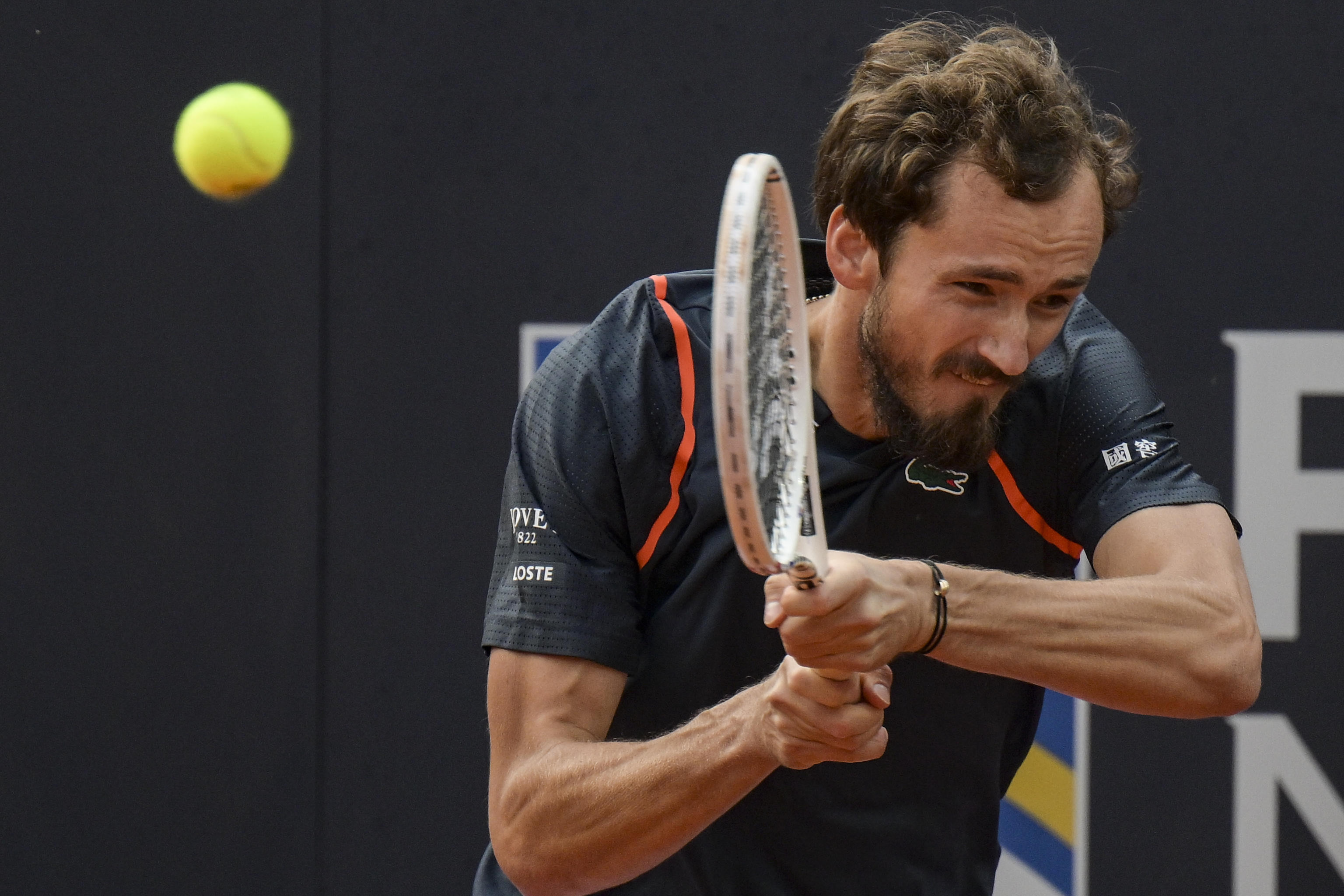 PG电子线上登入-意大利网球队翻盘英国网球队，梅德韦杰夫送出助攻的简单介绍